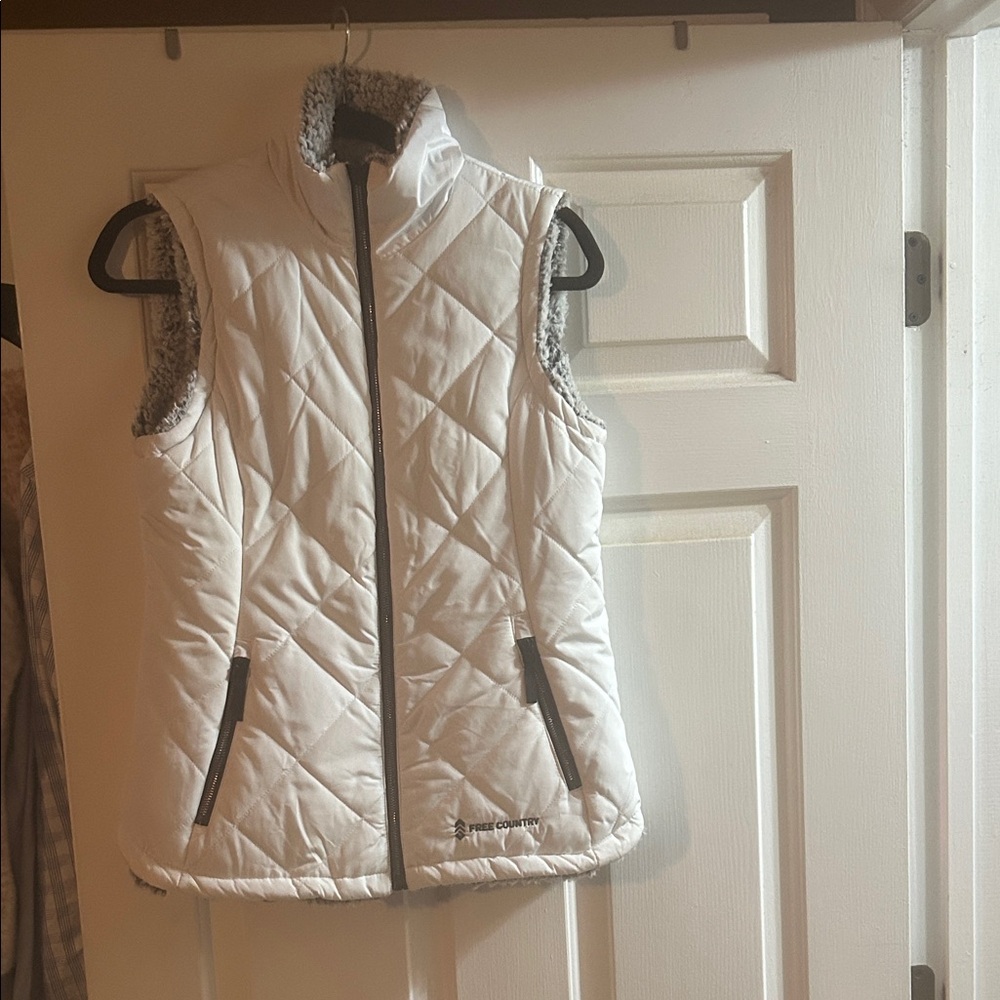 Free Country Women's White Quilted Vest